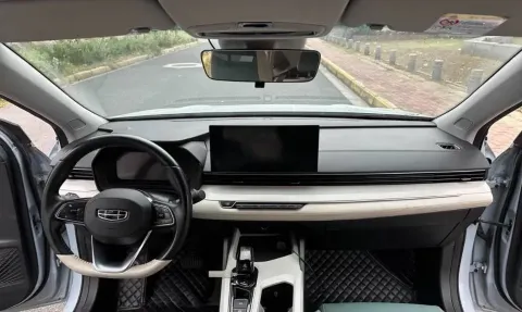 2022 Geely Emgrand L HiP 1.5T 181HP L4 3DHT PHEV 15.5KWH