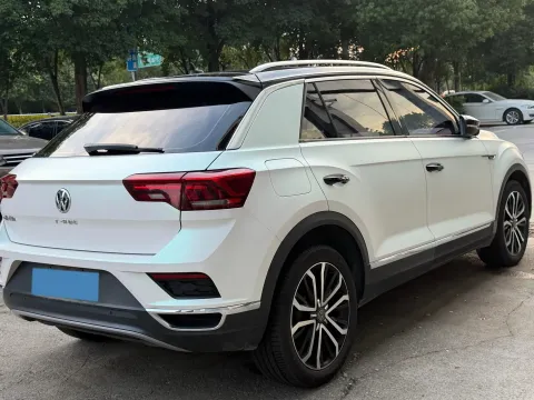 2020 Volkswagen T-Roc 1.4T 150HP L4 7DCT