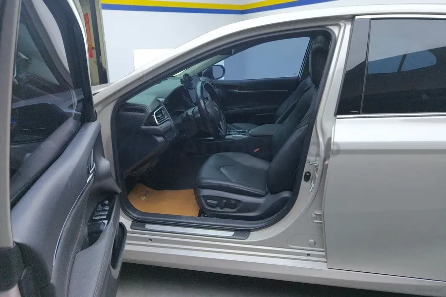 2021 Toyota Camry 2.5L 178HP L4 E-CVT Hybrid,autocango,china used car exporter,china ev exporter,chinese used car exporter,chinese used ev exporter