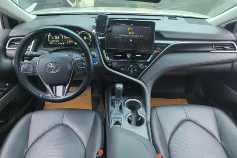 2021 Toyota Camry 2.5L 178HP L4 E-CVT Hybrid