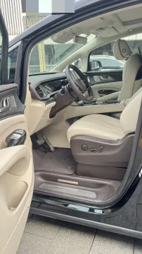 2025 Denza D9 1.5T 156HP L4 E-CVT PHEV 40KWH