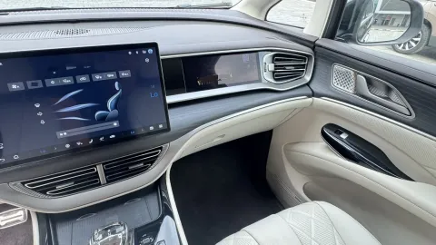 2025 Denza D9 1.5T 156HP L4 E-CVT PHEV 40KWH