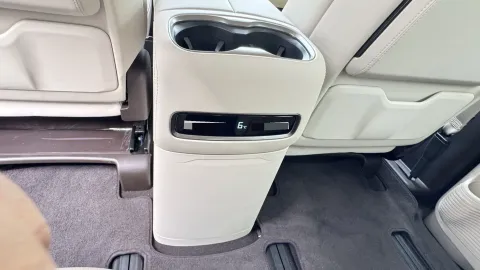 2025 Denza D9 1.5T 156HP L4 E-CVT PHEV 40KWH