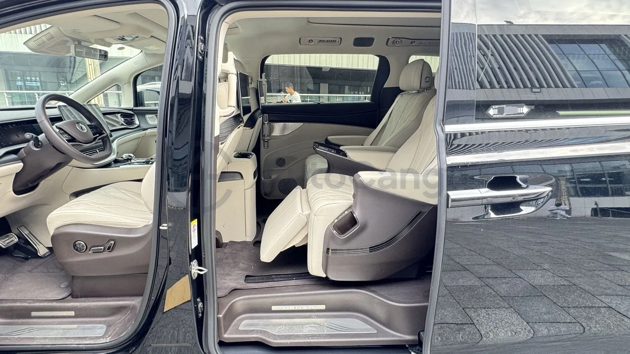 2025 Denza D9 1.5T 156HP L4 E-CVT PHEV 40KWH,autocango,china used car exporter,china ev exporter,chinese used car exporter,chinese used ev exporter