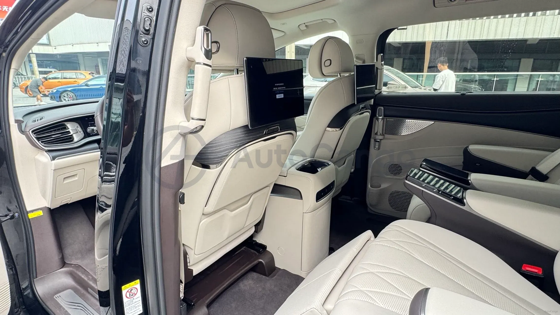 2025 Denza D9 1.5T 156HP L4 E-CVT PHEV 40KWH,autocango,china used car exporter,china ev exporter,chinese used car exporter,chinese used ev exporter