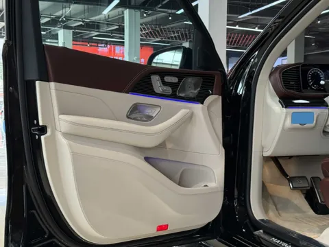 2025 Mercedes-Benz Maybach GLS 3.0T 381HP L6 9AT