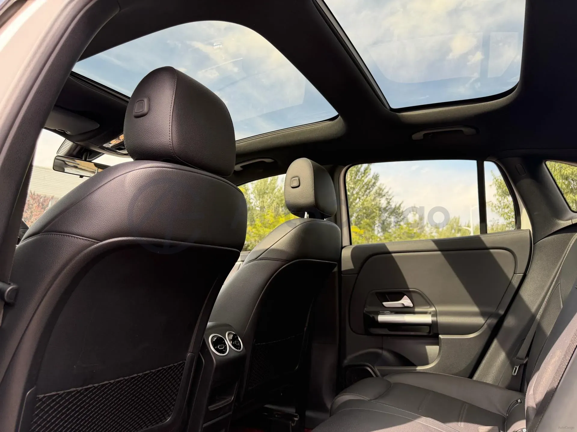 2020 Mercedes-Benz GLA Class 1.3T 163HP L4 7DCT,autocango,china used car exporter,china ev exporter,chinese used car exporter,chinese used ev exporter