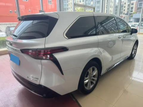 2024 Toyota Sienna 2.5L 189HP L4 E-CVT Hybrid,autocango,china used car exporter,china ev exporter,chinese used car exporter,chinese used ev exporter