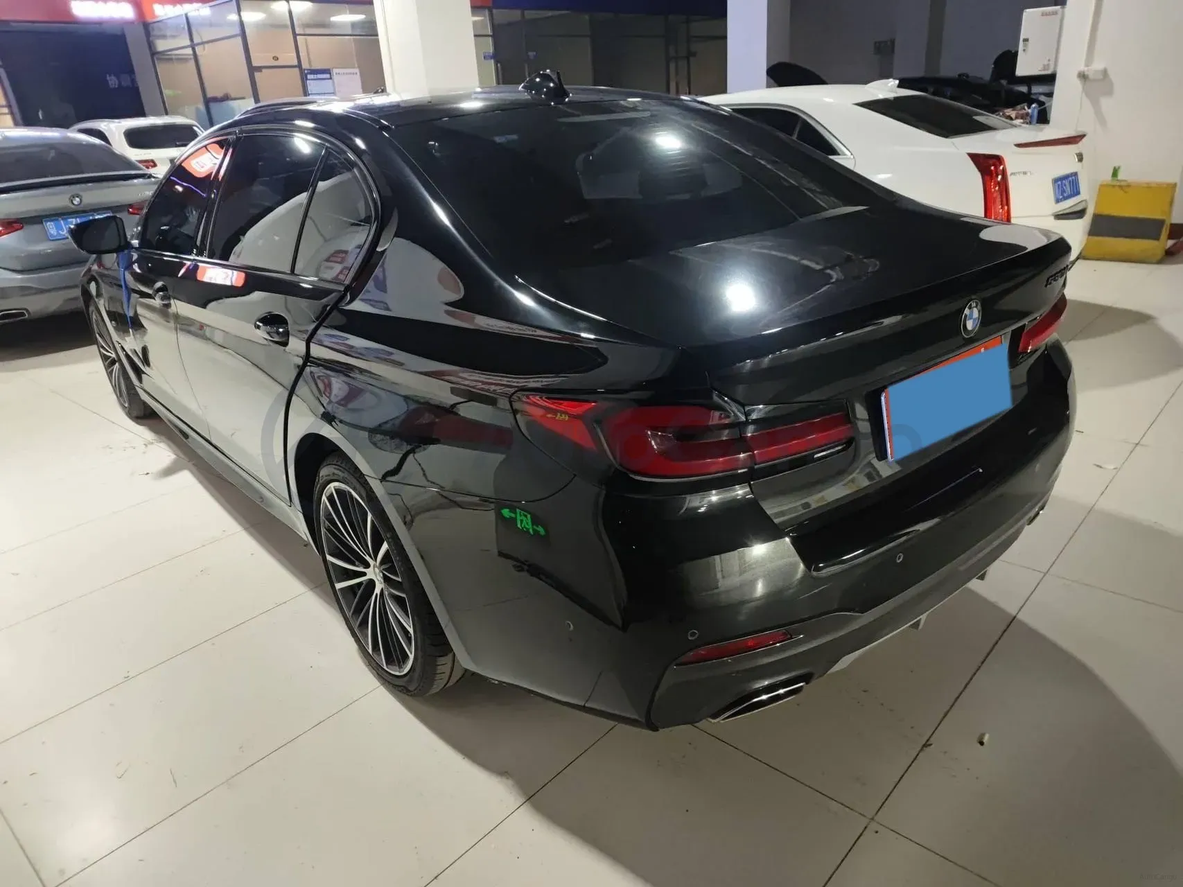 2022 BMW 5 Series 2.0T 252HP L4 8AT,autocango,china used car exporter,china ev exporter,chinese used car exporter,chinese used ev exporter