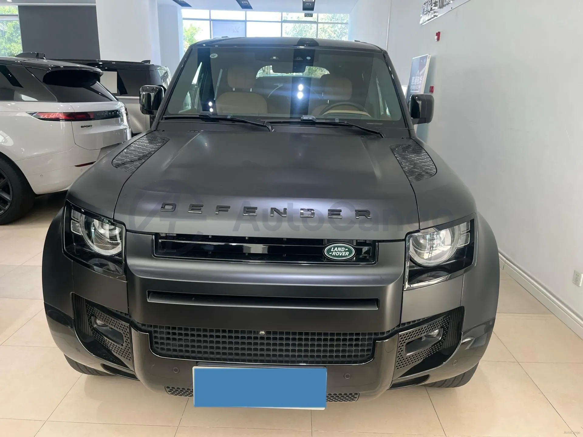 2025 Land Rover Defender 3.0T 400HP L6 8AT,autocango,china used car exporter,china ev exporter,chinese used car exporter,chinese used ev exporter