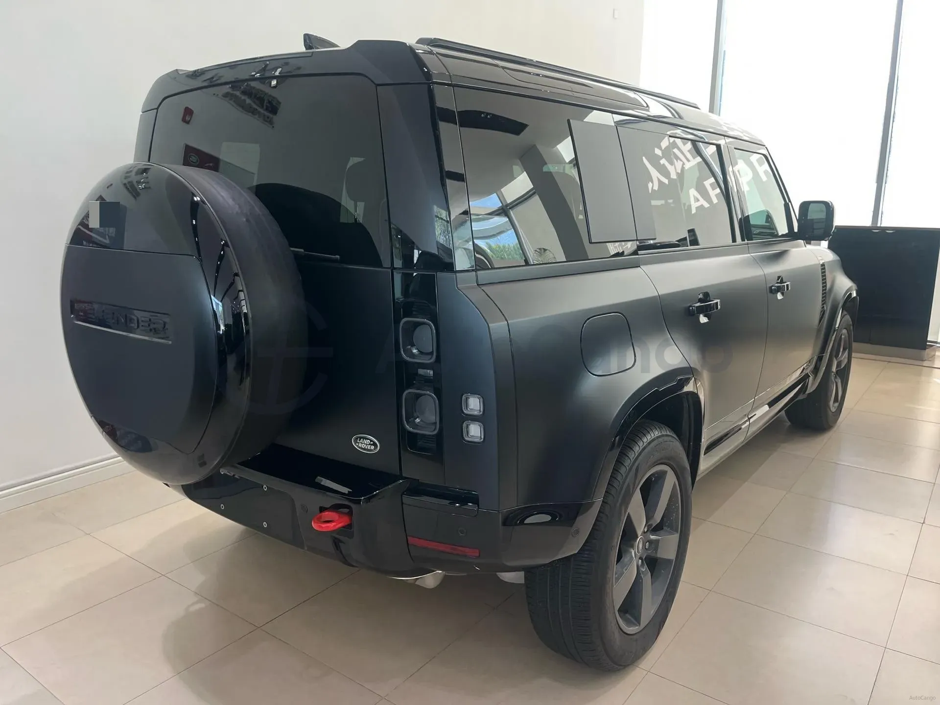 2025 Land Rover Defender 3.0T 400HP L6 8AT,autocango,china used car exporter,china ev exporter,chinese used car exporter,chinese used ev exporter