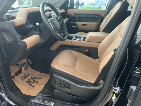 2025 Land Rover Defender 3.0T 400HP L6 8AT