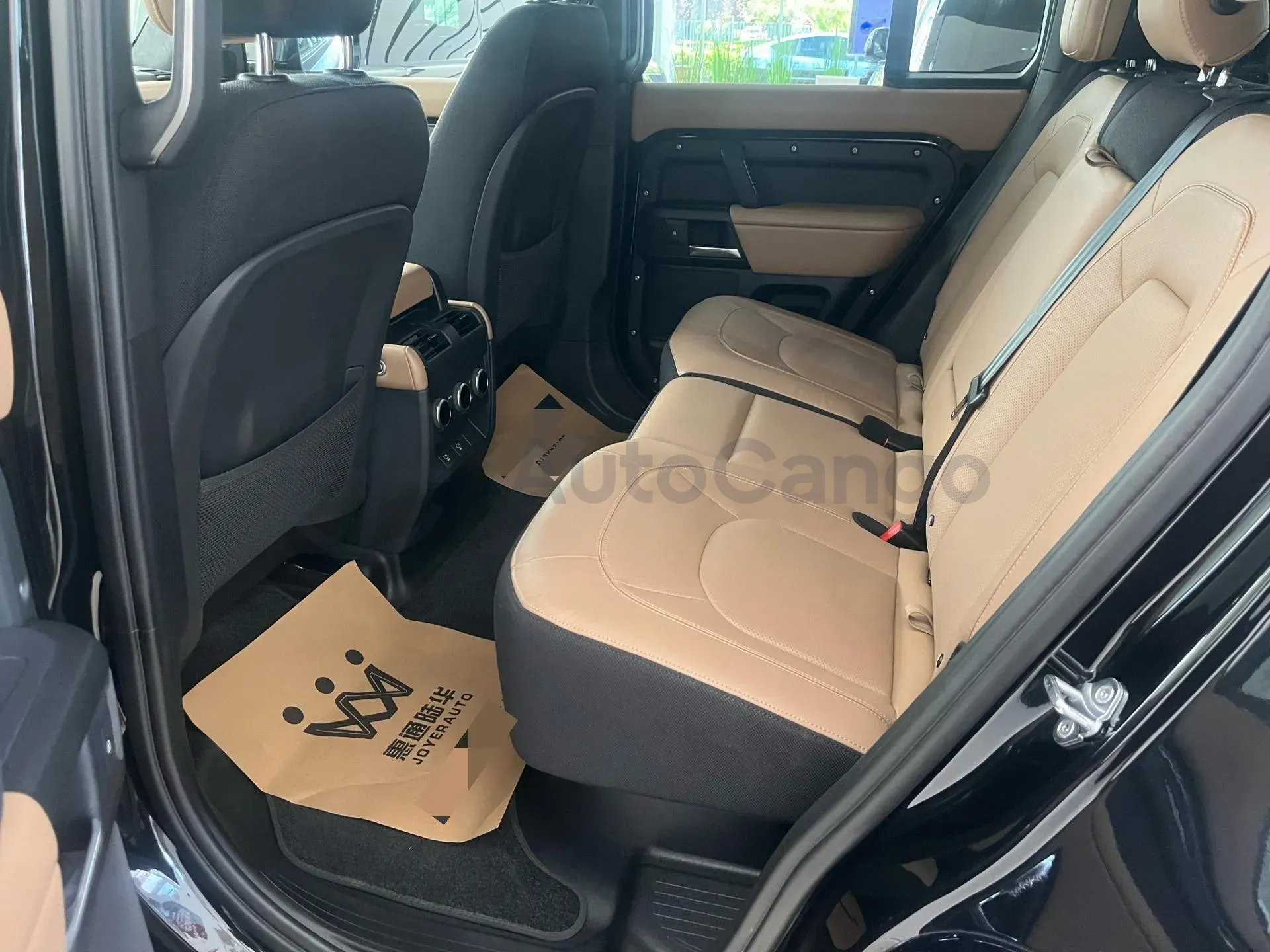 2025 Land Rover Defender 3.0T 400HP L6 8AT,autocango,china used car exporter,china ev exporter,chinese used car exporter,chinese used ev exporter