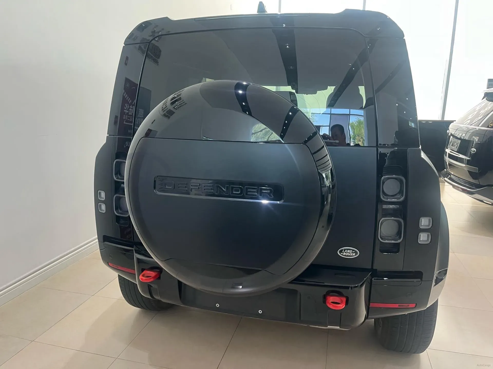 2025 Land Rover Defender 3.0T 400HP L6 8AT,autocango,china used car exporter,china ev exporter,chinese used car exporter,chinese used ev exporter