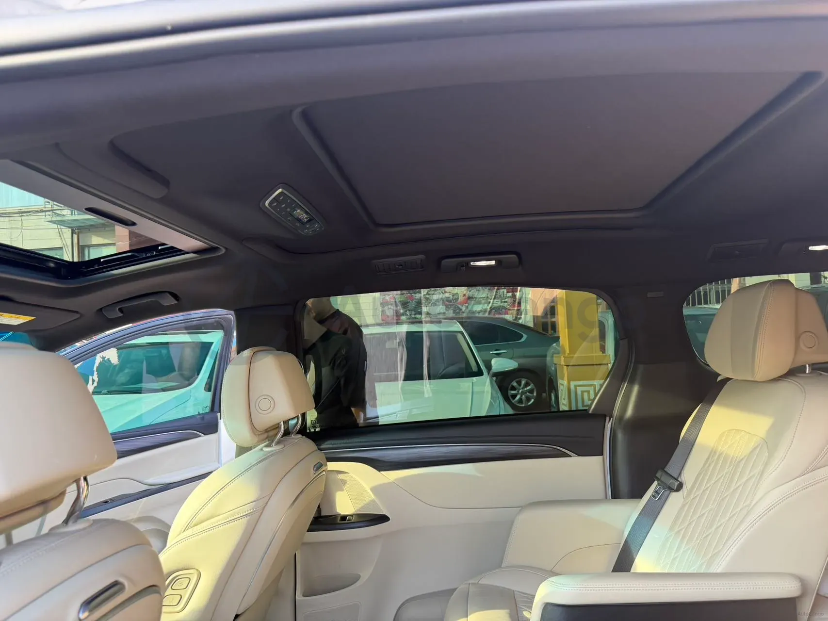 2022 Buick GL8 2.0T 237HP L4 9AT,autocango,china used car exporter,china ev exporter,chinese used car exporter,chinese used ev exporter