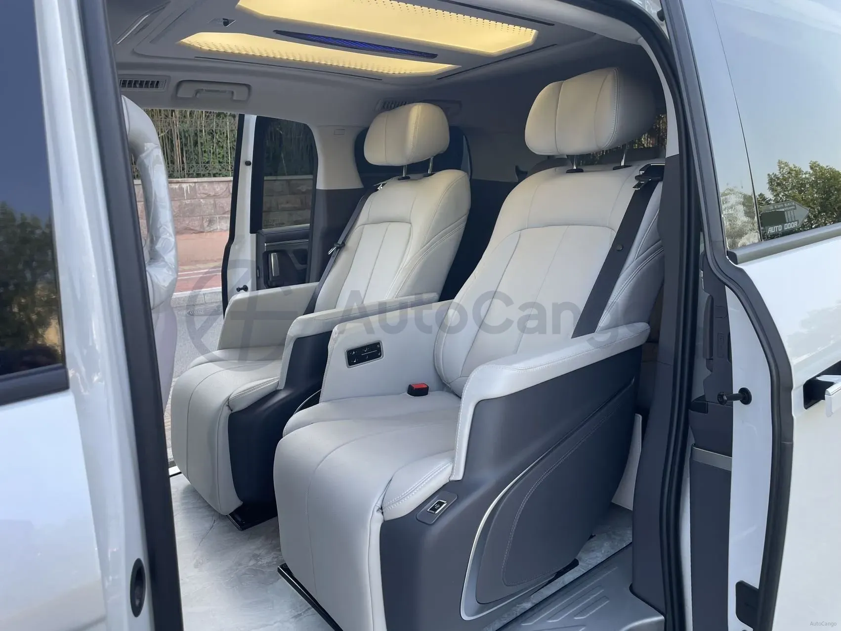 2025 Buick GL8 2.0T 237HP L4 9AT,autocango,china used car exporter,china ev exporter,chinese used car exporter,chinese used ev exporter