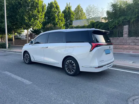 2025 Buick GL8 2.0T 237HP L4 9AT