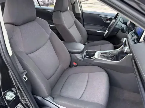 2023 Toyota RAV4 2.0L 171HP L4 CVT,autocango,china used car exporter,china ev exporter,chinese used car exporter,chinese used ev exporter