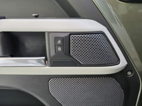 2022 Land Rover Defender 3.0T 400HP L6 8AT