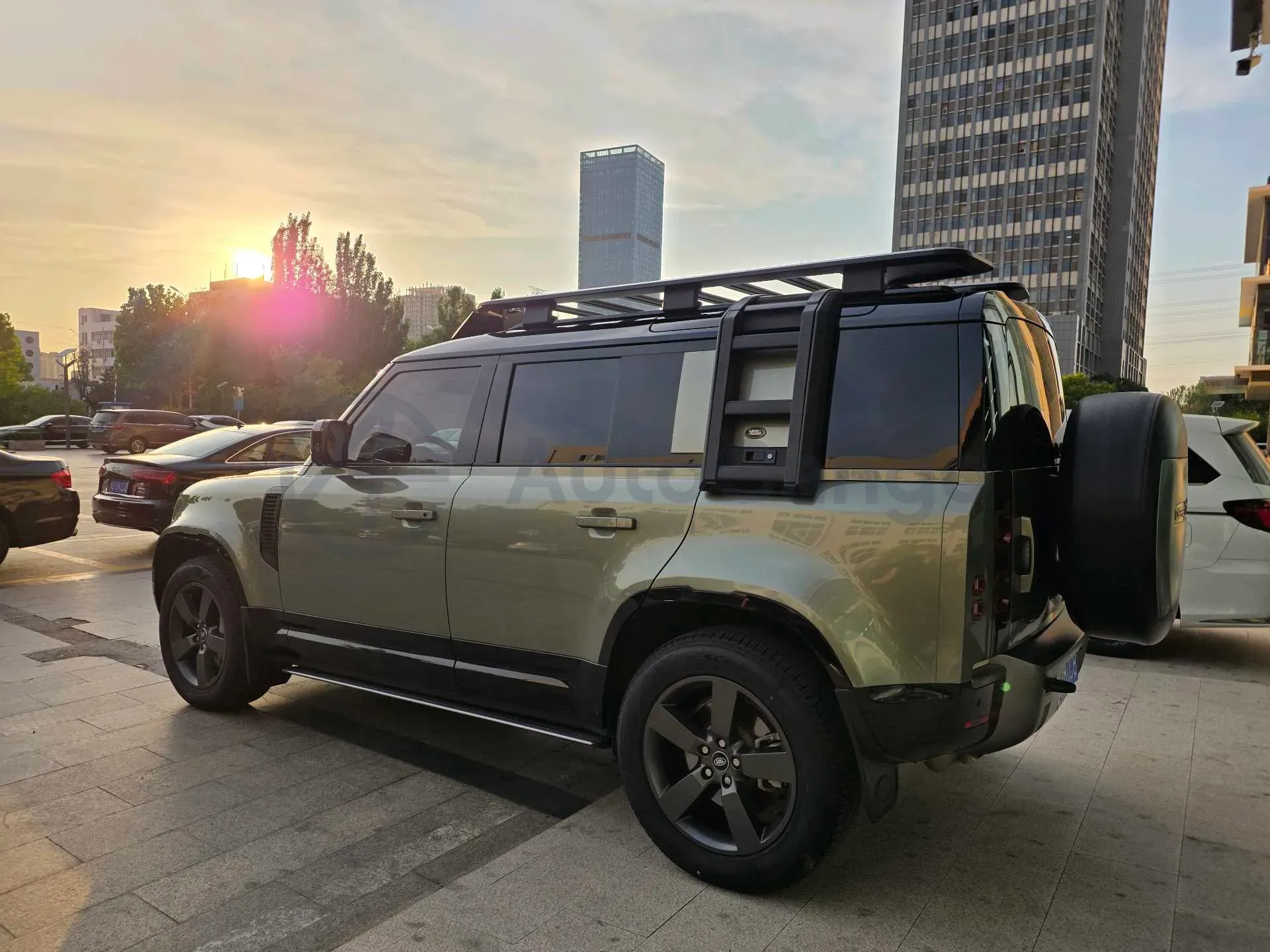 2022 Land Rover Defender 3.0T 400HP L6 8AT,autocango,china used car exporter,china ev exporter,chinese used car exporter,chinese used ev exporter
