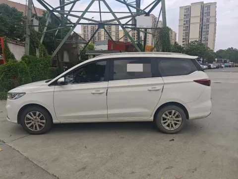 2019 BaoJun 360 1.5L 105HP L4 6MT,autocango,china used car exporter,china ev exporter,chinese used car exporter,chinese used ev exporter