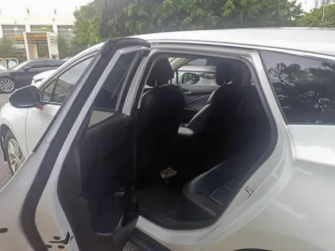 2022 Buick Velite 6 1.5L 102HP L4 E-CVT PHEV 9.5KWH,autocango,china used car exporter,china ev exporter,chinese used car exporter,chinese used ev exporter