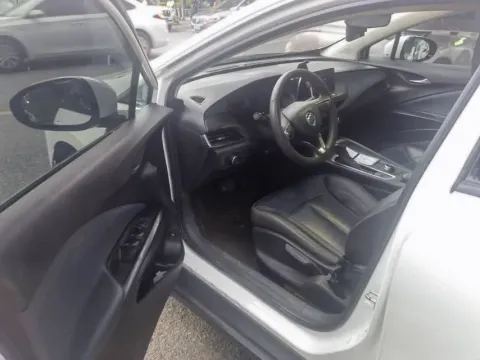 2022 Buick Velite 6 1.5L 102HP L4 E-CVT PHEV 9.5KWH,autocango,china used car exporter,china ev exporter,chinese used car exporter,chinese used ev exporter