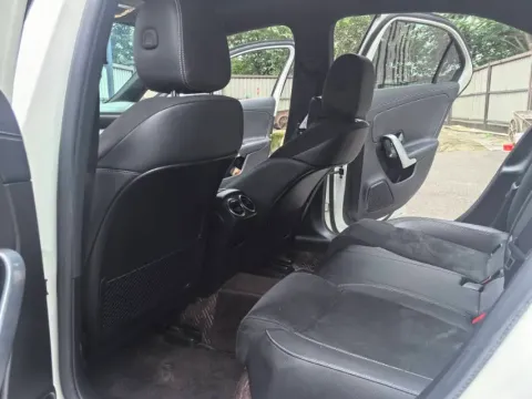 2020 Mercedes-Benz A Class 1.3T 163HP L4 7DCT