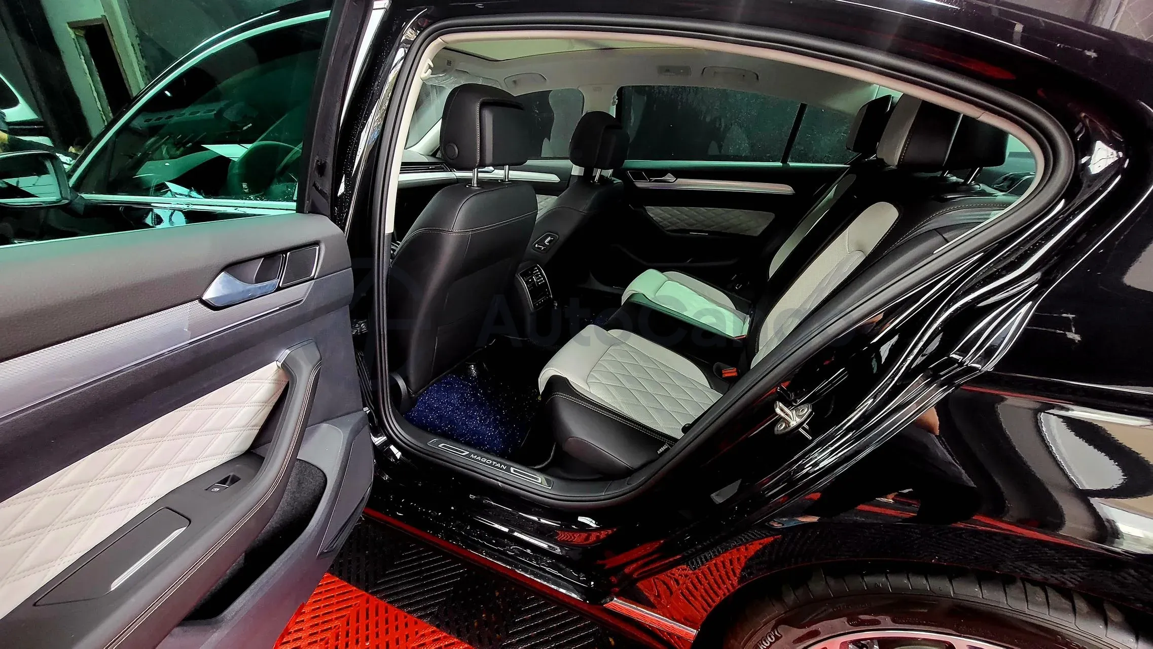 2023 Volkswagen Magotan 2.0T 220HP L4 7DCT,autocango,china used car exporter,china ev exporter,chinese used car exporter,chinese used ev exporter