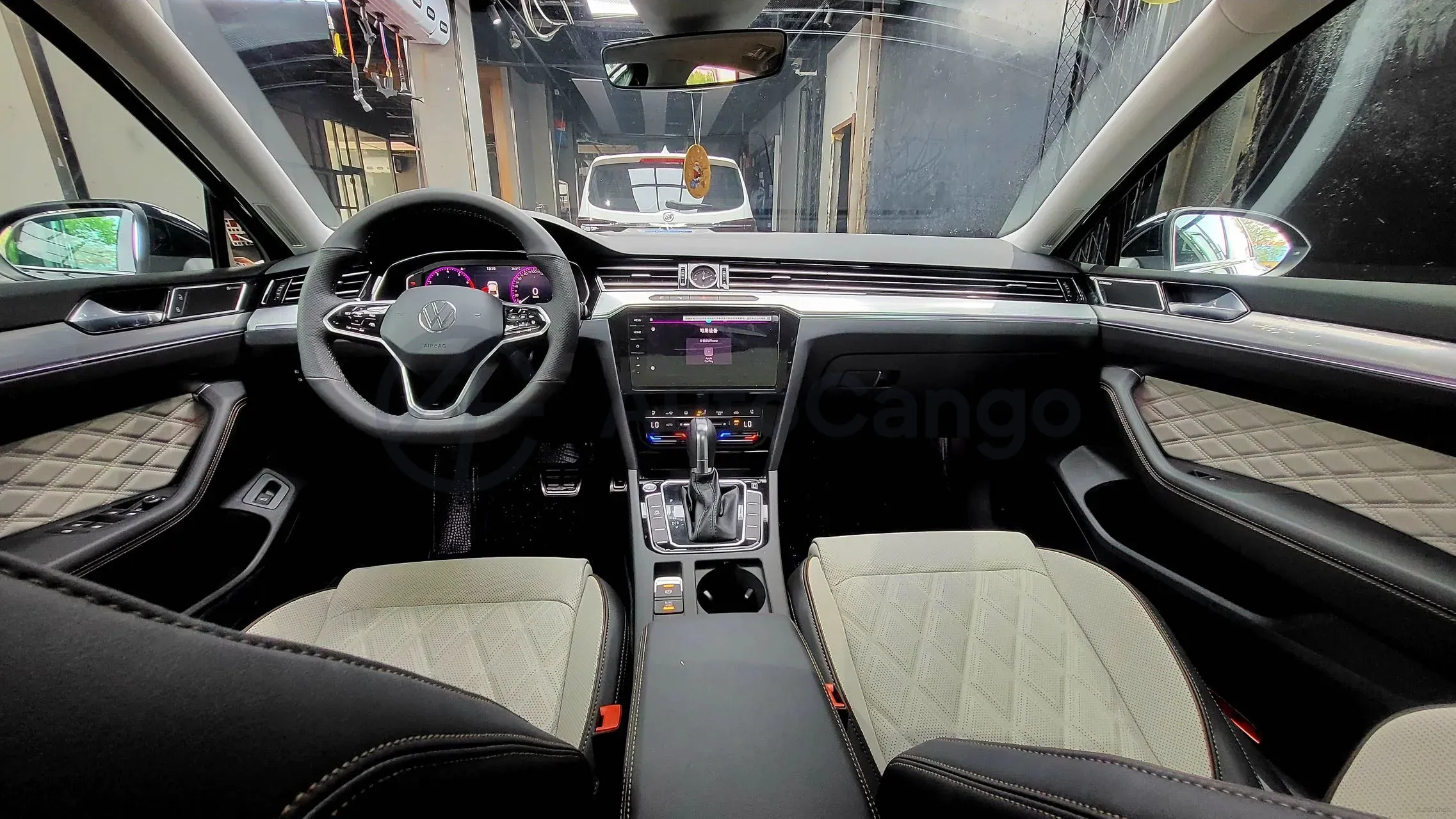 2023 Volkswagen Magotan 2.0T 220HP L4 7DCT,autocango,china used car exporter,china ev exporter,chinese used car exporter,chinese used ev exporter
