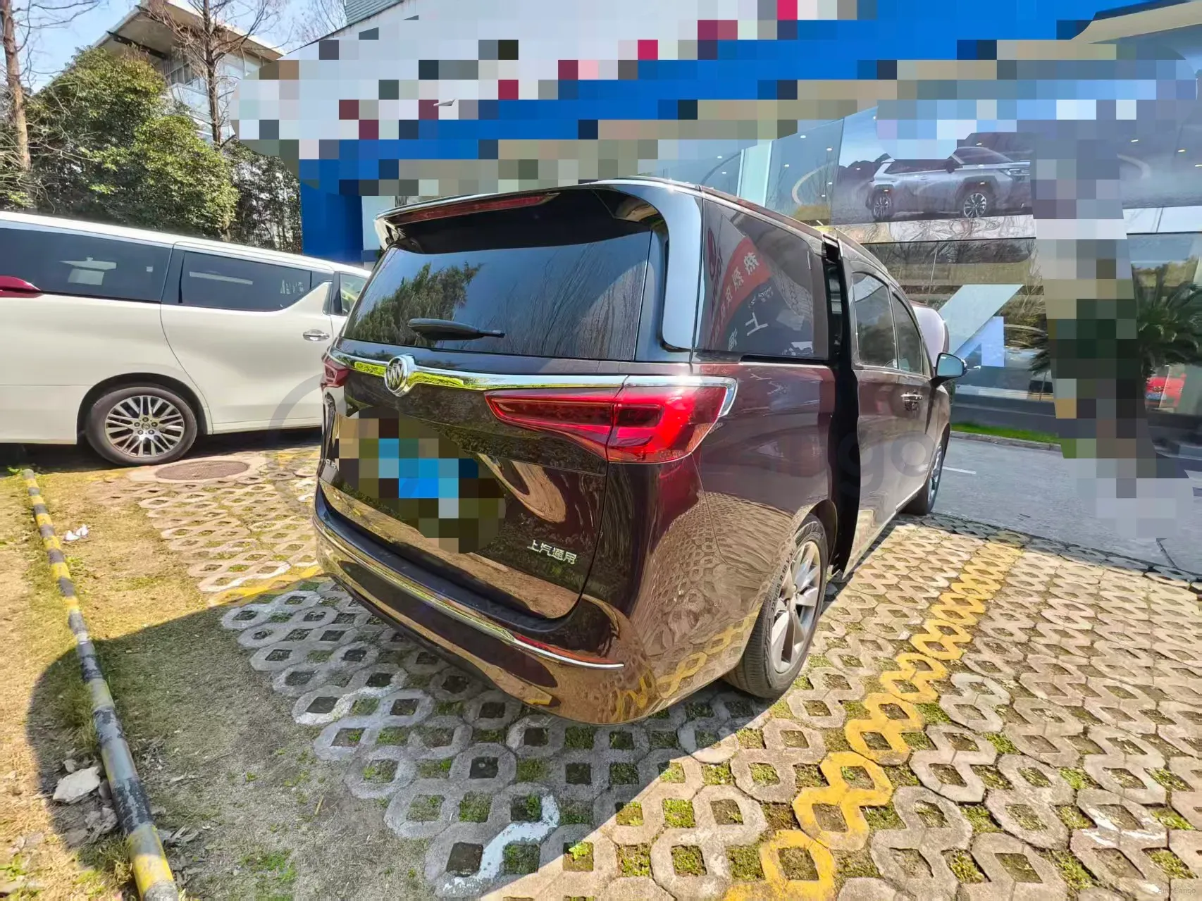 2022 Buick GL8 2.0T 237HP L4 9AT,autocango,china used car exporter,china ev exporter,chinese used car exporter,chinese used ev exporter