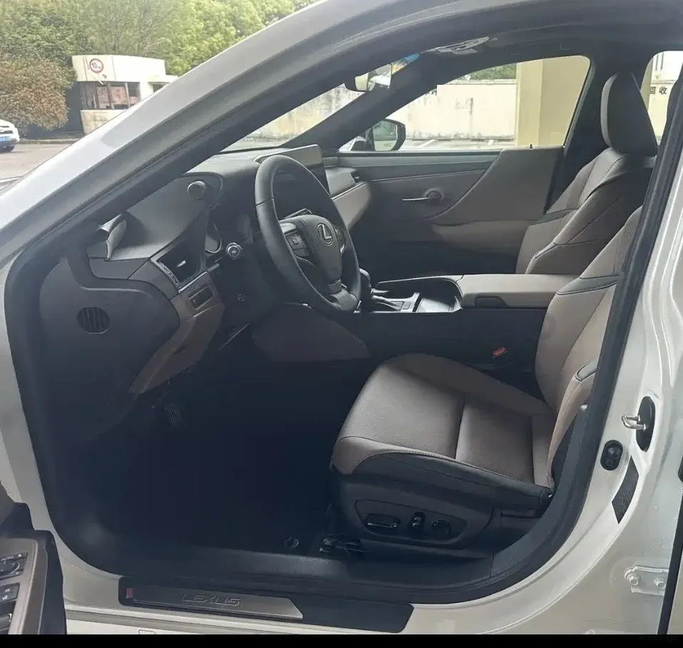 2022 Lexus ES 2.0L 173HP L4 CVT,autocango,china used car exporter,china ev exporter,chinese used car exporter,chinese used ev exporter