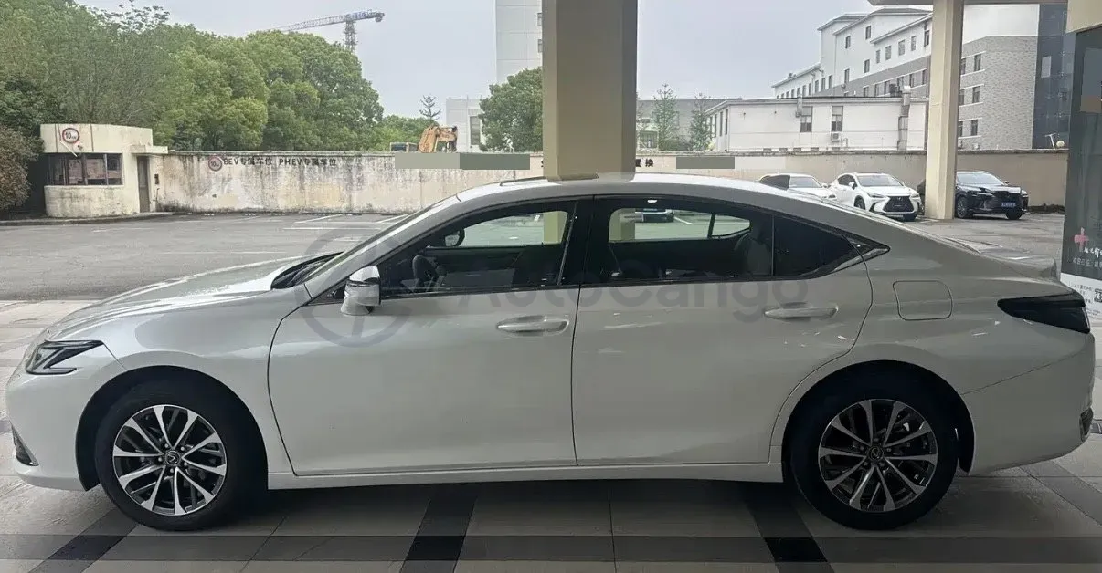 2022 Lexus ES 2.0L 173HP L4 CVT,autocango,china used car exporter,china ev exporter,chinese used car exporter,chinese used ev exporter