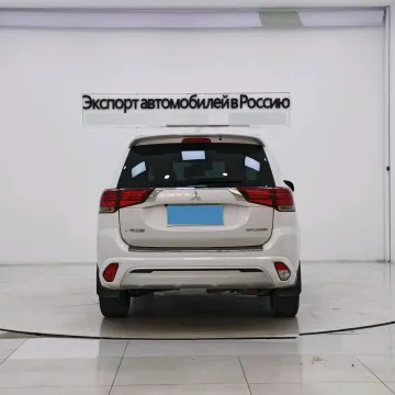 2021 Mitsubishi Outlander 2.0L 166HP L4 CVT