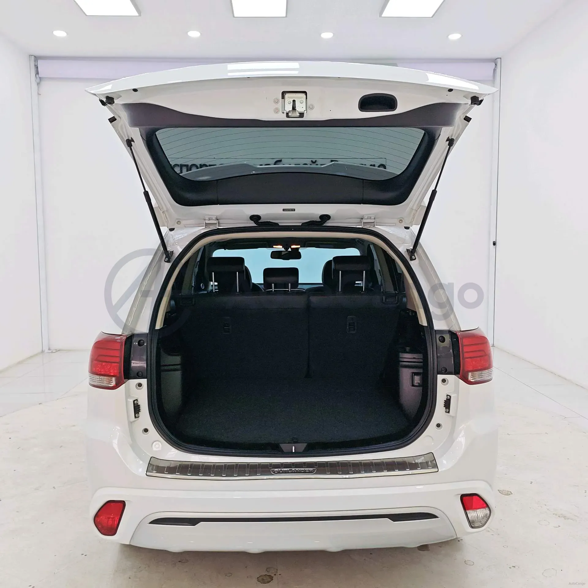 2021 Mitsubishi Outlander 2.0L 166HP L4 CVT,autocango,china used car exporter,china ev exporter,chinese used car exporter,chinese used ev exporter