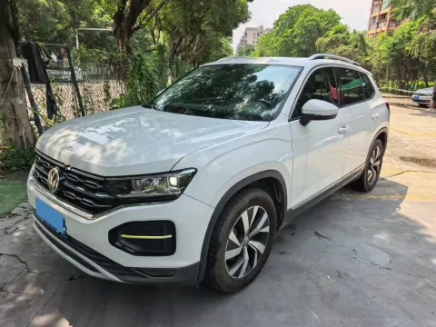 2019 JEEP CHEROKEE,autocango,china used car exporter,china ev exporter,chinese used car exporter,chinese used ev exporter