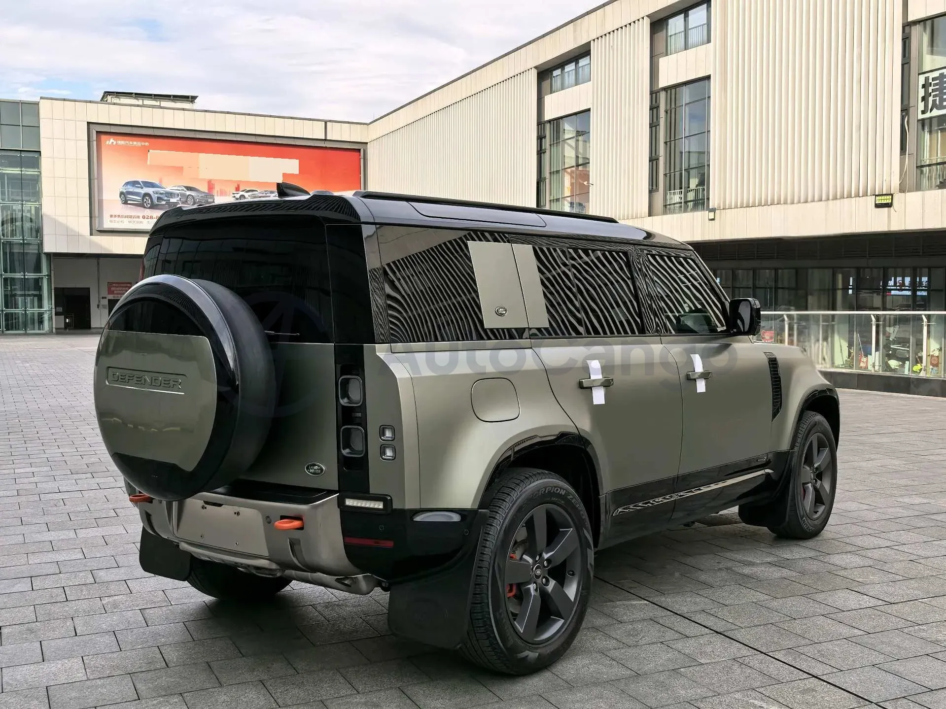 2023 Land Rover Defender 3.0T 400HP L6 8AT,autocango,china used car exporter,china ev exporter,chinese used car exporter,chinese used ev exporter