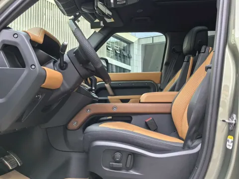 2023 Land Rover Defender 3.0T 400HP L6 8AT