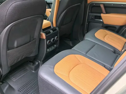 2023 Land Rover Defender 3.0T 400HP L6 8AT