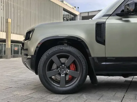 2023 Land Rover Defender 3.0T 400HP L6 8AT