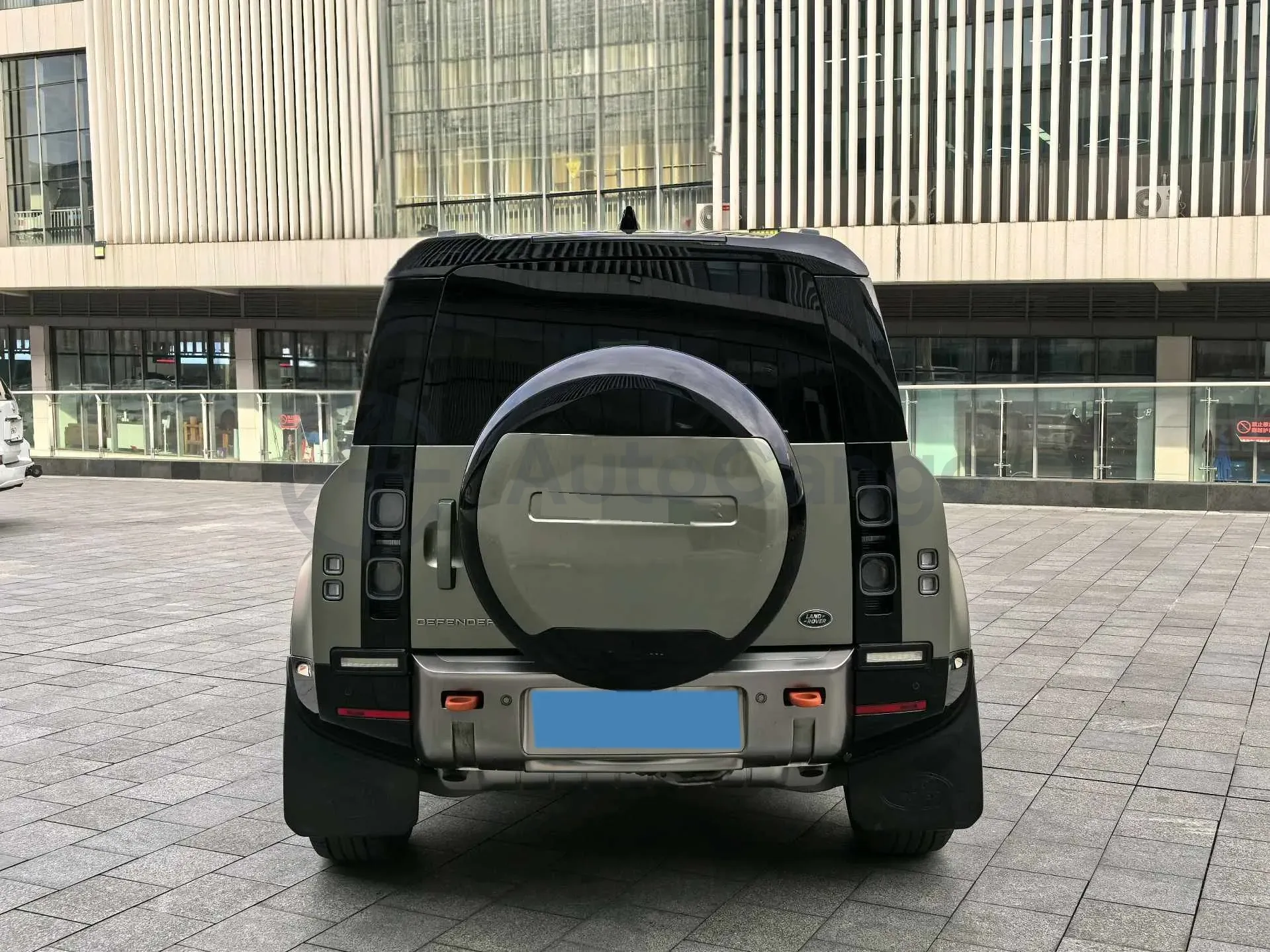 2023 Land Rover Defender 3.0T 400HP L6 8AT,autocango,china used car exporter,china ev exporter,chinese used car exporter,chinese used ev exporter