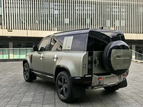 2023 Land Rover Defender 3.0T 400HP L6 8AT
