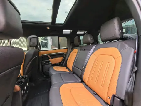 2023 Land Rover Defender 3.0T 400HP L6 8AT