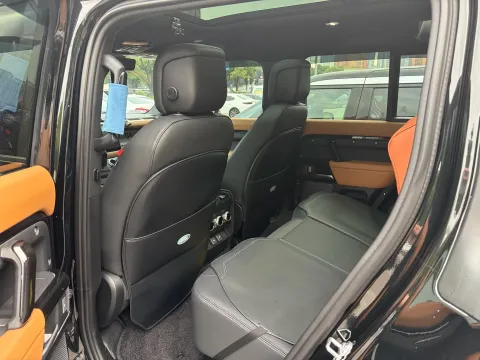2024 Land Rover Defender 3.0T 400HP L6 8AT