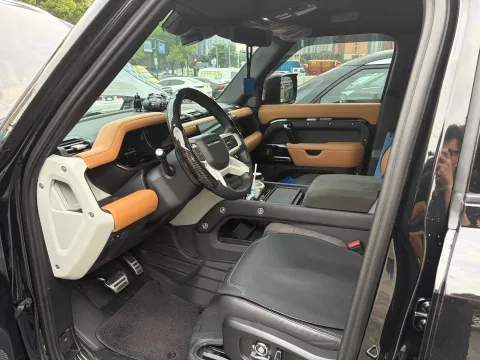 2024 Land Rover Defender 3.0T 400HP L6 8AT