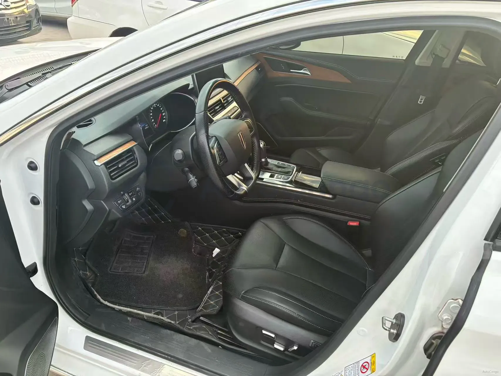 2019 HongQi H5 1.8T 180HP L4 6AT,autocango,china used car exporter,china ev exporter,chinese used car exporter,chinese used ev exporter