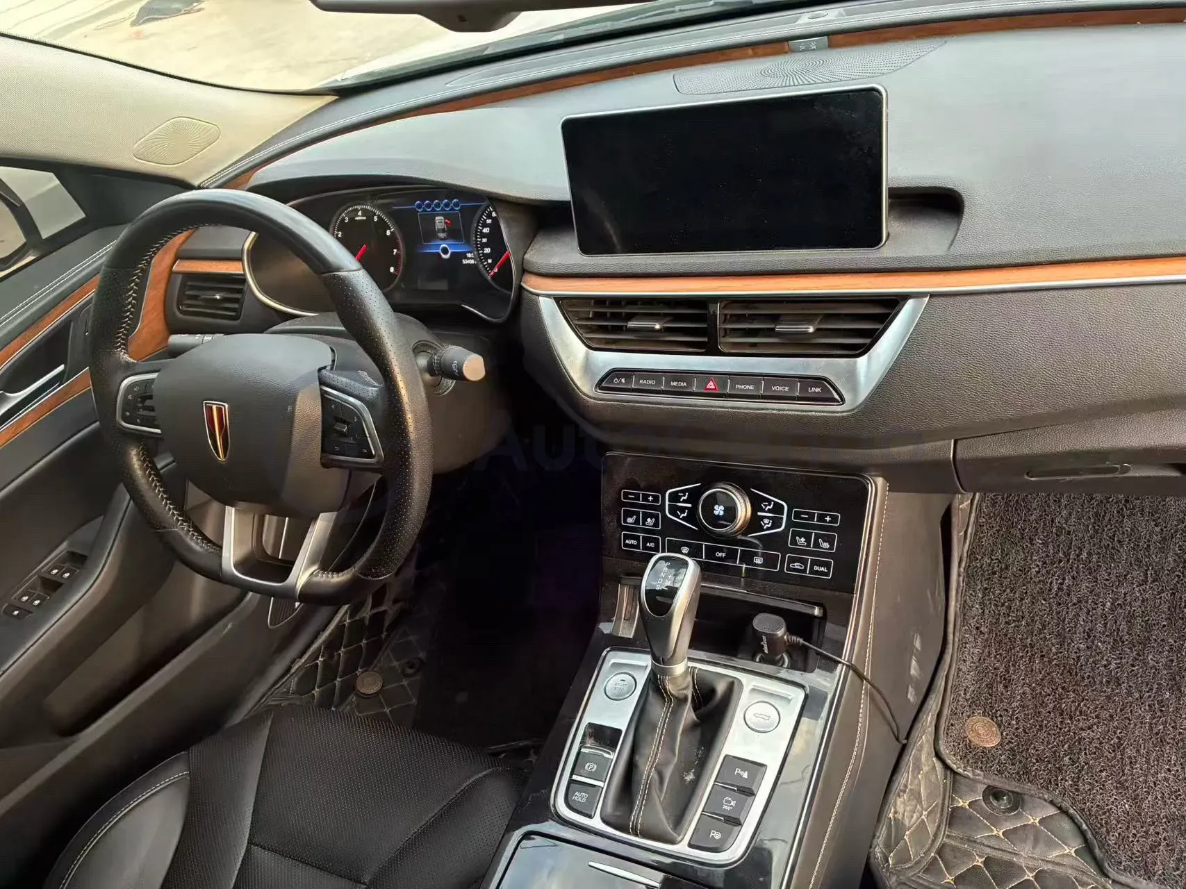 2019 HongQi H5 1.8T 180HP L4 6AT,autocango,china used car exporter,china ev exporter,chinese used car exporter,chinese used ev exporter