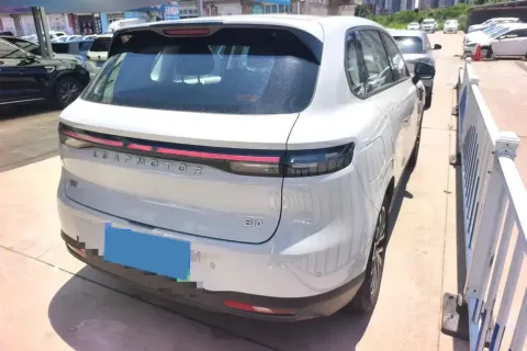 2025 Leapmotor B10 BEV 67.1KWH,autocango,china used car exporter,china ev exporter,chinese used car exporter,chinese used ev exporter