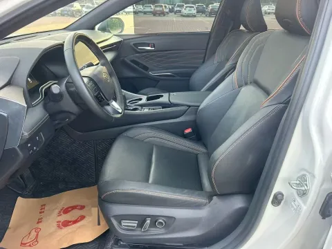 2024 Toyota Avalon 2.0L 152HP L4 E-CVT Hybrid