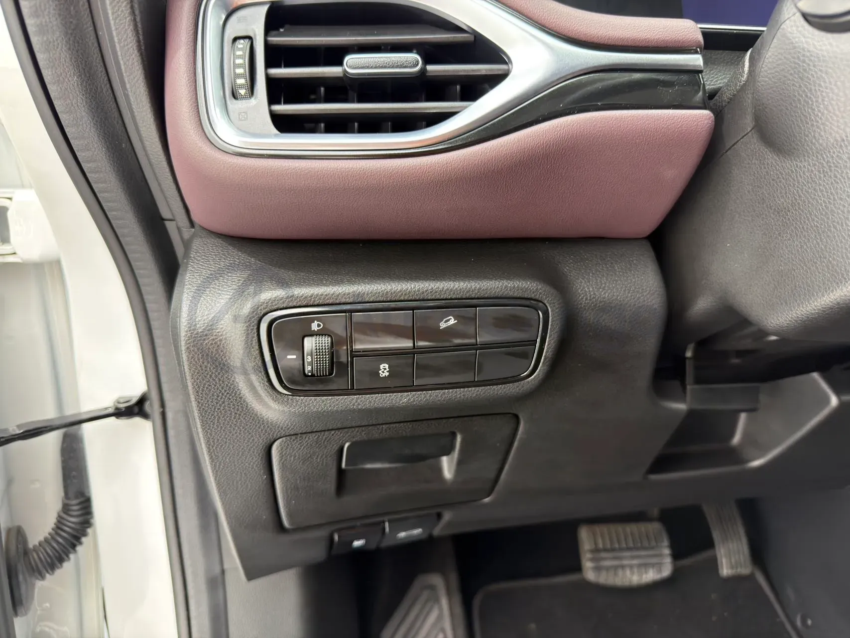 2021 GAC Trumpchi M6 1.5T 169HP L4 7DCT,autocango,china used car exporter,china ev exporter,chinese used car exporter,chinese used ev exporter
